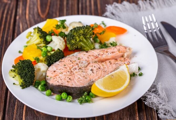 Steam fish with vegetables