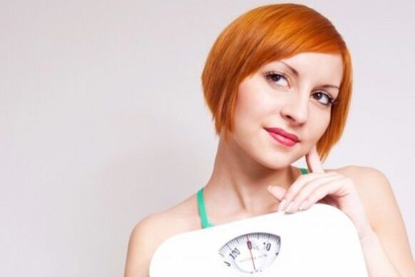 The girl is losing weight with the help of Ducan nutrition system
